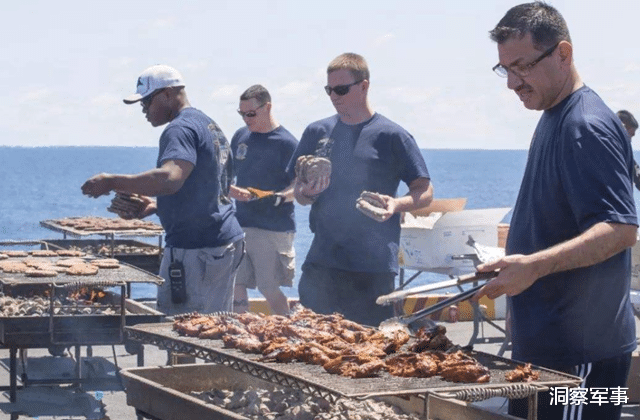 美军|美国航母上的3种解压方式，各国海军都学不会，军迷：有钱任性