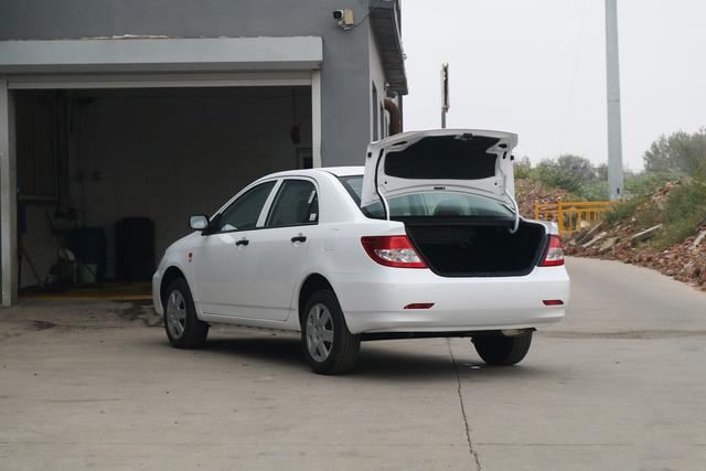 #比亚迪F3#比亚迪曾经的王牌，如今裸车价不到4万，油耗仅3毛3，适合工薪族