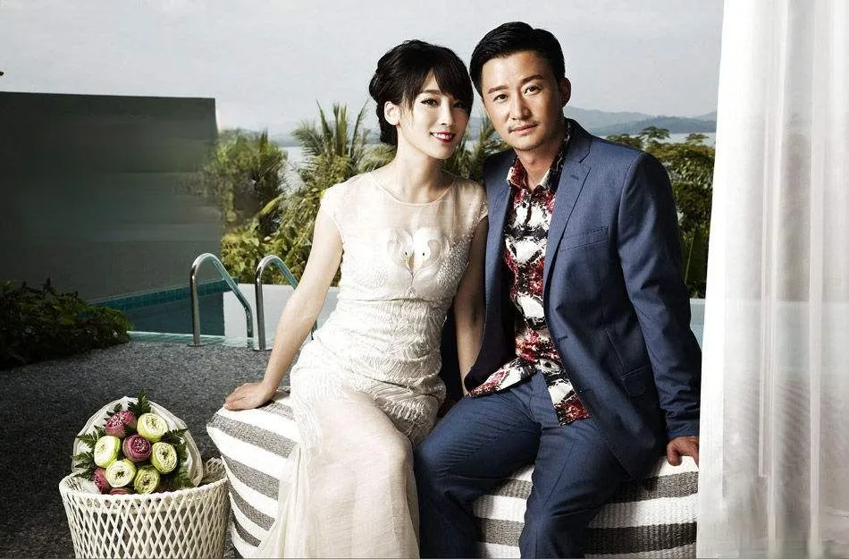 谢楠|吴京硬汉人设“崩”了,他的妻子谢楠才是真正的狠角色