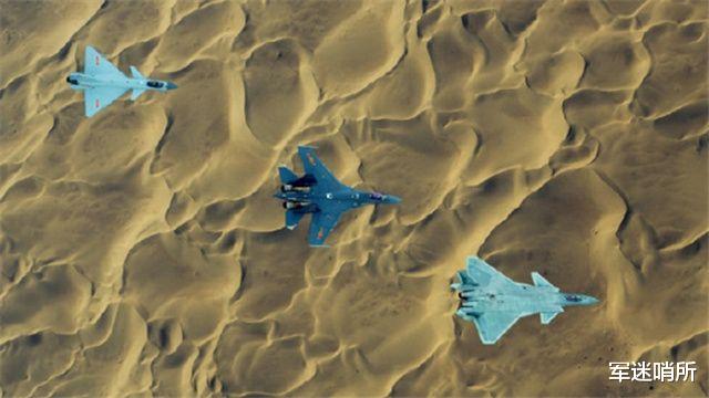 【歼-16】歼-10战斗机到底有多大？当它与歼-16和歼-20同框对比就明白了