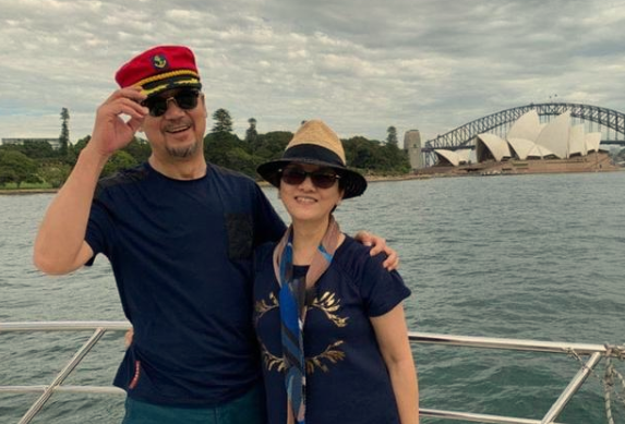 邓婕|年过花甲的邓婕，离婚协议成她一生的痛，领养女儿越长越像张国立