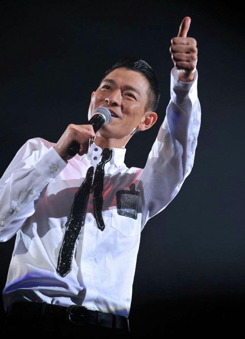 华语乐坛@华语乐坛有哪几位歌手可以称得上歌王歌后？