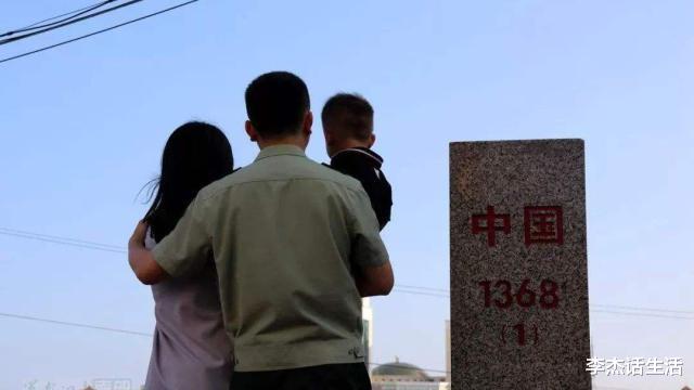 ：在军营里面，男兵老婆叫军嫂，那女兵的老公应该怎么称呼呢？