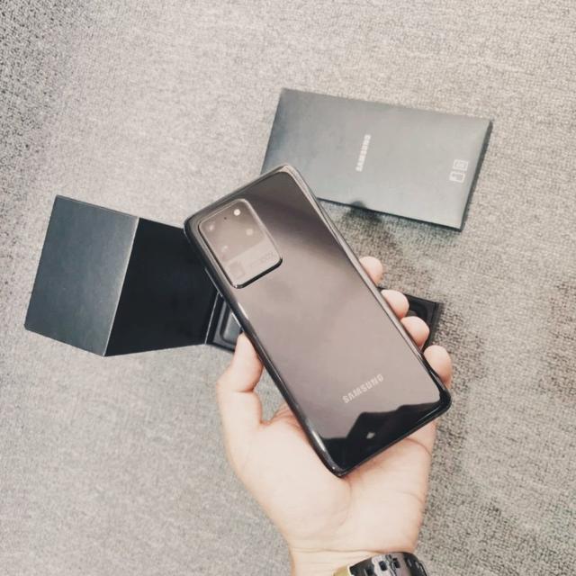 跑分|2K曲屏+60W跑分+12G运存，昔日帝王遗憾沦为“清仓价”？