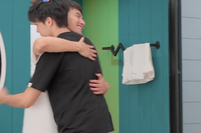 陈延迪|心动的信号：男1乐队献唱告白女1，却被男2破坏，希希崩溃大哭