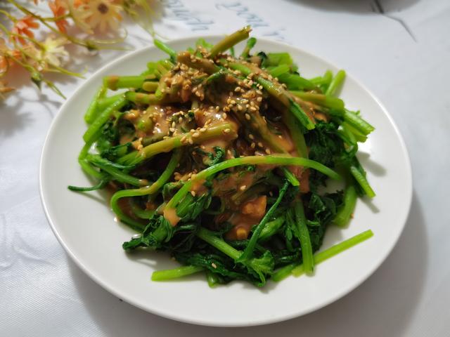 血栓|女人常吃这补血“碱性食物”嘴巴不臭，头发乌黑，连皮肤都变水嫩