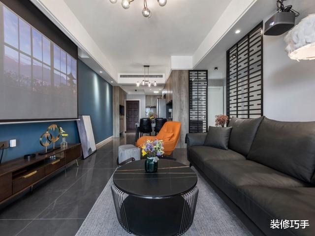 |他家装修真另类！客厅舍弃电视，厨房做开放式，反而又漂亮又实用