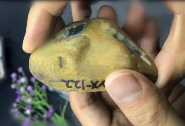 「翡翠」小伙8千拿下木那原石,可惜翡翠变种,最后却成为一件佳品!