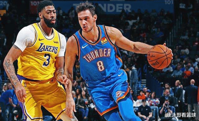 湖人队|湖人试训22+9新秀，霍华德续约原因出炉，18+5神射手有望加盟