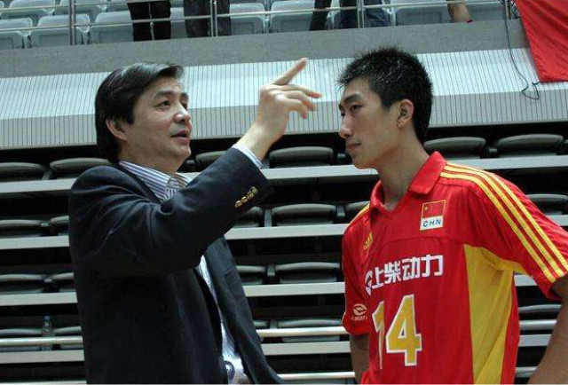 男排|郎平接班人杀出两匹黑马:一人曾是队内大姐大,一人堪称男排郎平