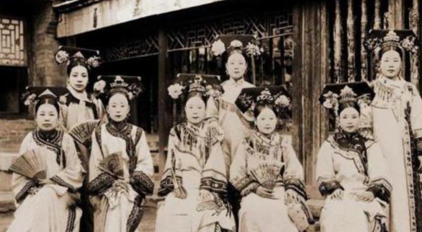 「慈禧太后」她被称为晚清第一美人，黑白照难掩美貌，却被慈禧害苦一生