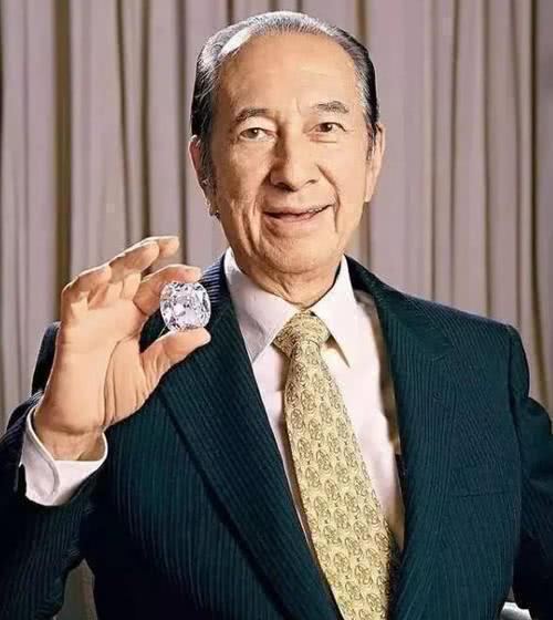 『赌王』赌王神秘第17子生母回应！因身体原因未公开，何猷君却早有透露