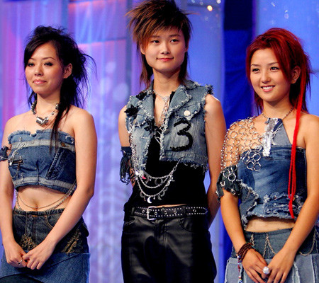 张靓颖|15年之后，李宇春和张靓颖谁发展得更好？一件事看出差距