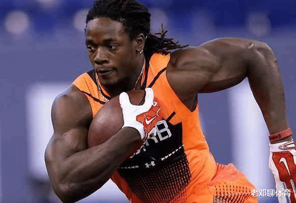 橄榄球:都知道NBA球星肌肉很强悍,但跟橄榄球远动员比 他们都是弟弟