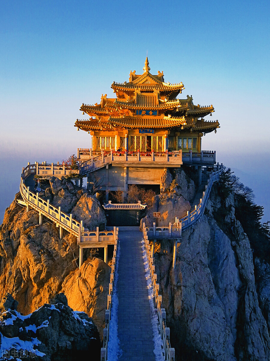 老君山|名不见经传的“老君山”凭什么能成为全国打卡人数最多的景点？