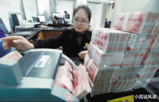 『利息』放在银行多少钱可以不用工作？内部员工：存到这个数，月利息1万！