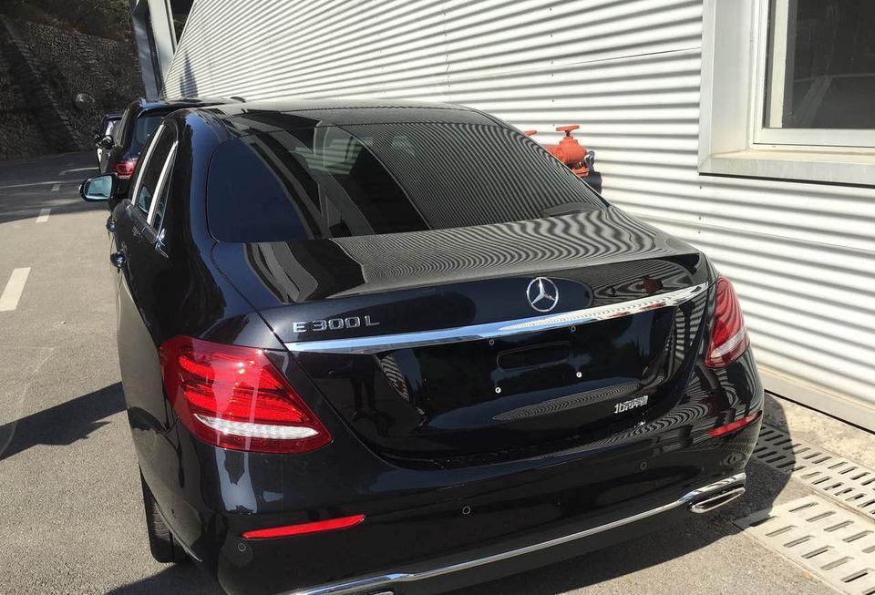 #奔驰E级#470799入手奔驰E300L值不值？它比宝马5系好吗？看完就明白了