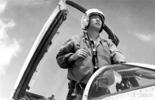 王伟|“王伟撞机”:19年前,战友赵宇亲眼目睹全过程,为何不反击?