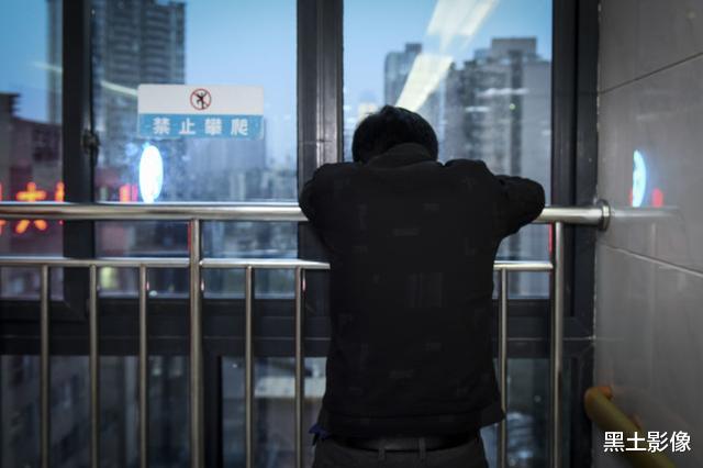 黑土影像|四川一家4口3人患癌2人病逝，妻子去世前丈夫承诺：一定救活孩子