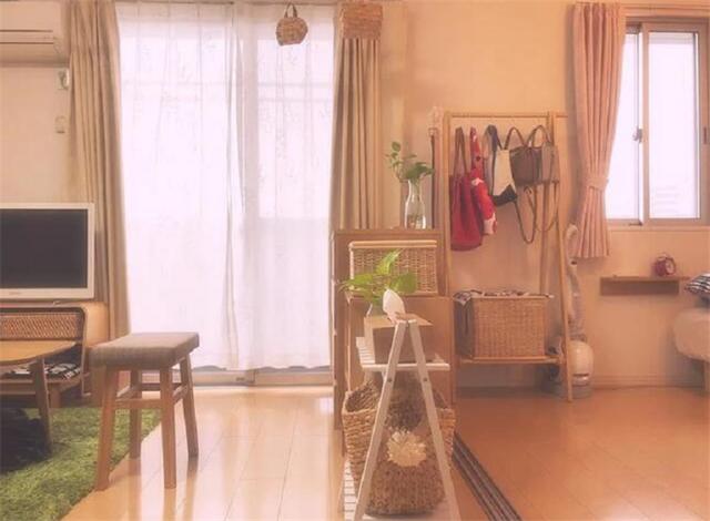 老年小妙招|在30㎡小房独居11年，为收纳连餐桌都不放过，过成日版王漫妮