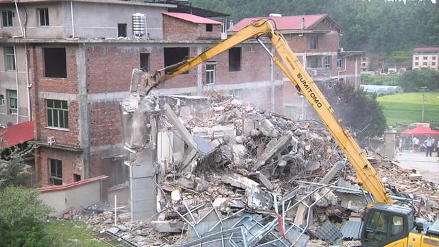 清朗天空|三明这栋“黑老大”的豪宅被依法强拆!