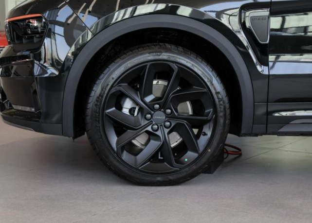 「亚洲龙」发售在即，领克05版本全解锁，2.0T+8AT，18万起售