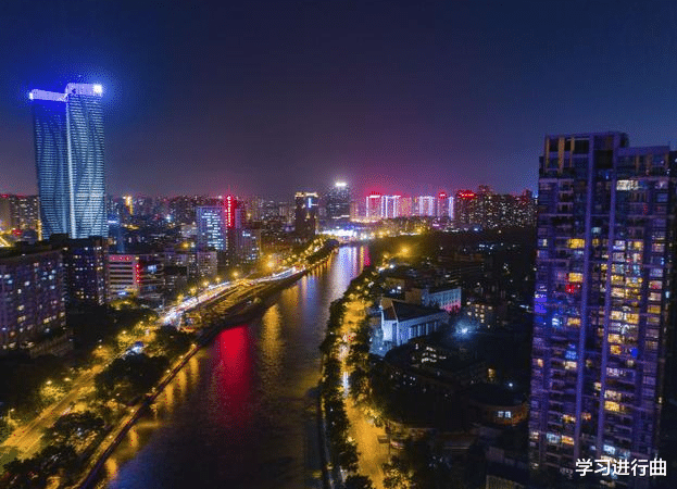 成都|成都这家面馆，20多年只卖一种面，开门就不停地煮面，仍供不应求