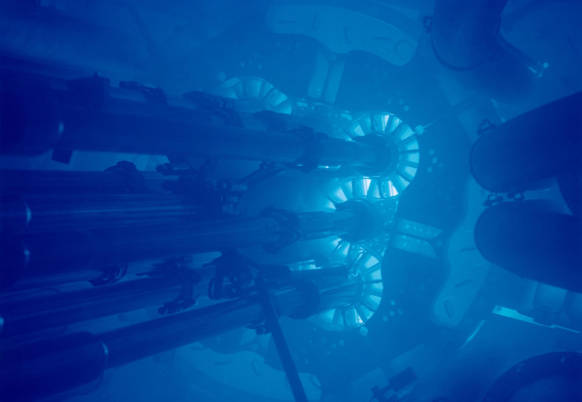 相对论@比光速快10亿倍的“速子”是如何不与相对论矛盾的？