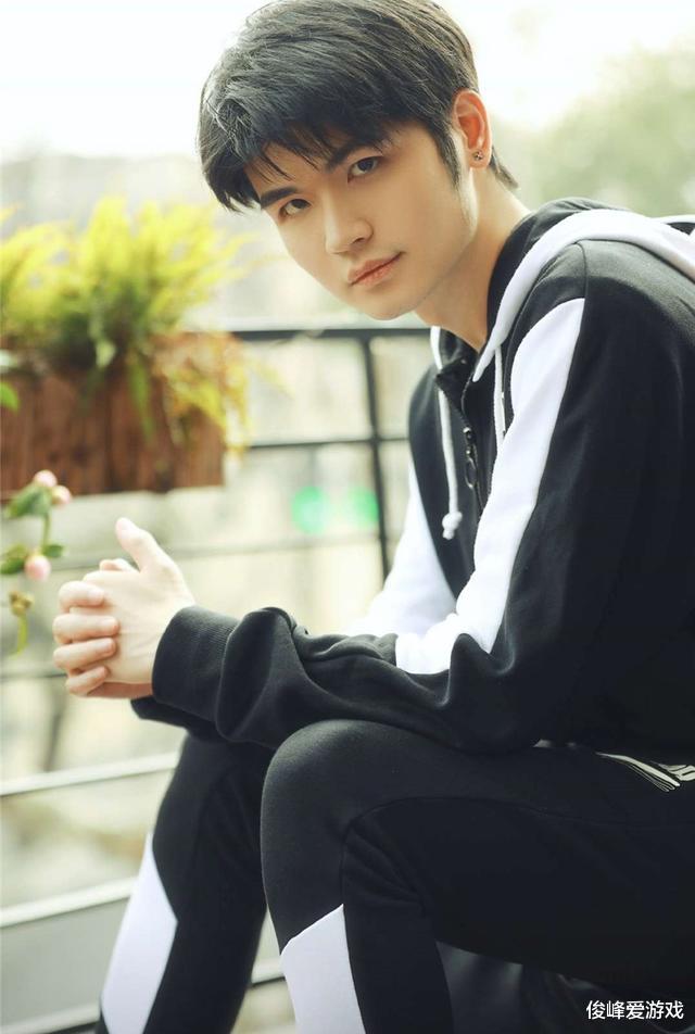 rng战队：RNG公布夏季赛名单，无状态被喷上热搜删文道歉：我又撞枪口上了