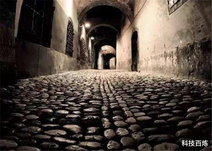 「」没想到真的有“鬼打墙”，专家不仅将其证实，还画了出来！