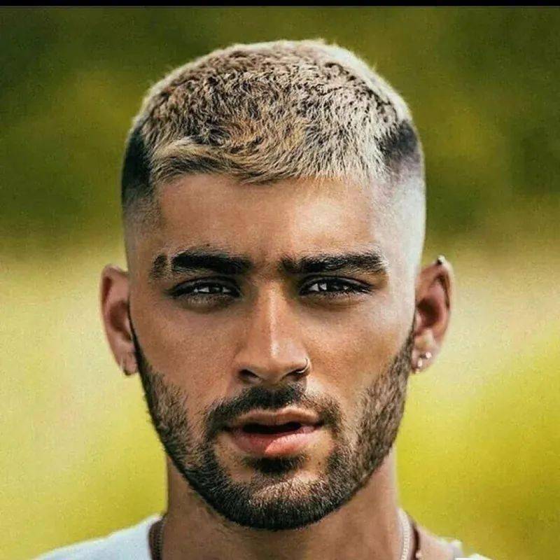 发型■去健身房发型不能乱剪！让网友告诉你“寸头、飞机头”哪个比较受欢迎！？