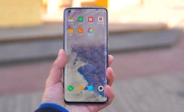 「华为荣耀」为什么同价，很多人选小米10而不选荣耀30Pro？其实原因很现实