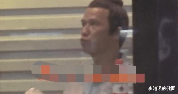 『鞠婧祎』香港影帝北上讨生活,年近60路边吃茶餐厅显“落魄”