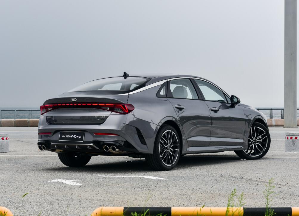 驾驶|集所有大成为一体,韩系车终于要崛起了?全新K5凯酷产品力非常强