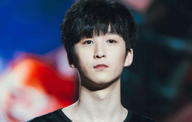 4am战队|4AM选手永远中途退赛，连续2名选手进医院粉丝崩溃！这谁顶得住？