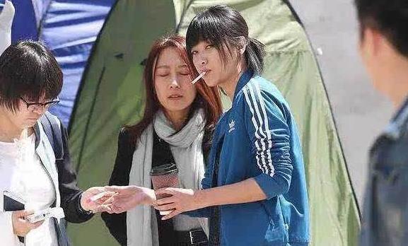 Angelababy|最“爱抽烟”的5位女星,杨颖在榜上,最后一位果真“没想到”