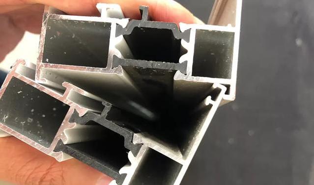 |断桥铝窗价格如何？几百块钱一平米的断桥铝窗，可靠吗？为什么？