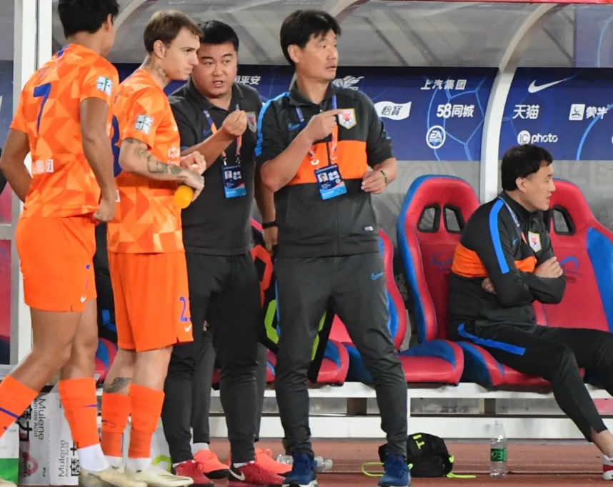 山东鲁能|格德斯被孤立！莫伊哭泣不是因为平局，鲁能需要的是战术而非大哥