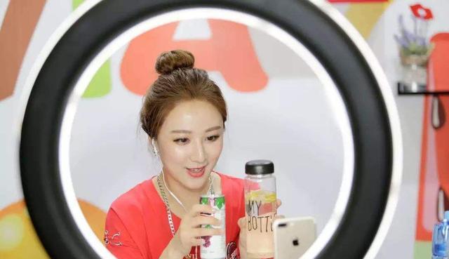 电子商务|主播招募！0经验月薪过万、包吃住，你就是天启要找的网红！