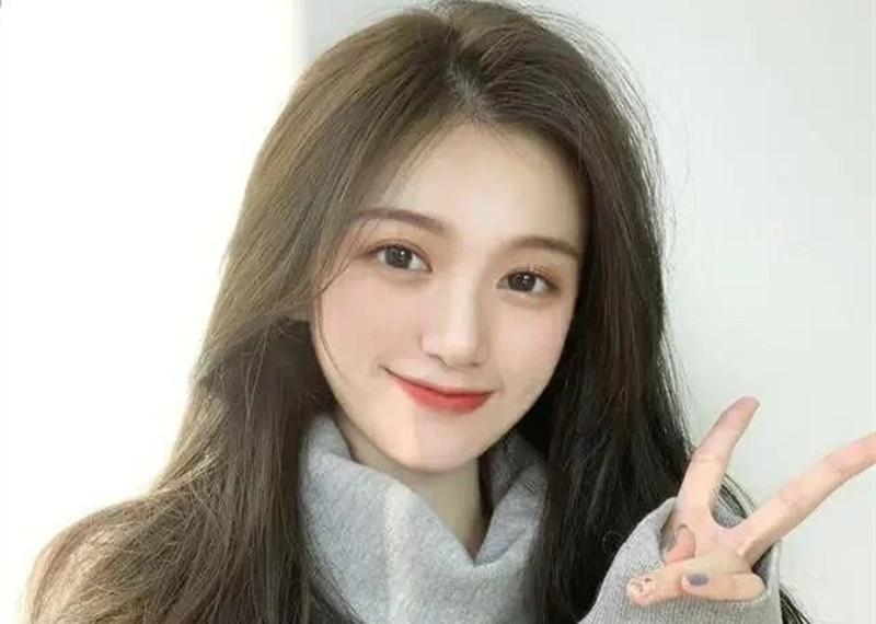 发型|2020显白又洋气的4款发色，谁染谁好看！