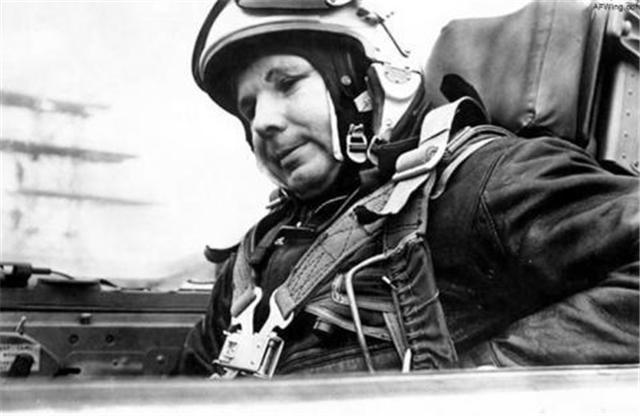 【航天】航天史上最悲壮的一具骸骨，他升空前就知道回不来，曾掩面痛哭