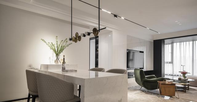 集成吊顶：新房拿到手，女主就砸掉重装，花费35W，果然好看多了！