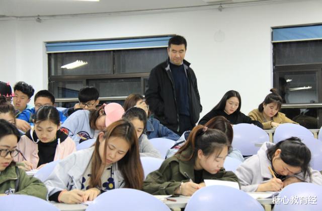 考试|为什么大一新生要上晚自习，大二却不用，学姐：其实是为了这些