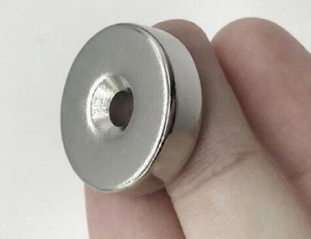 稀土 中国手中真正的底牌，一旦断供全球缺货，美国斥资1000万囤积