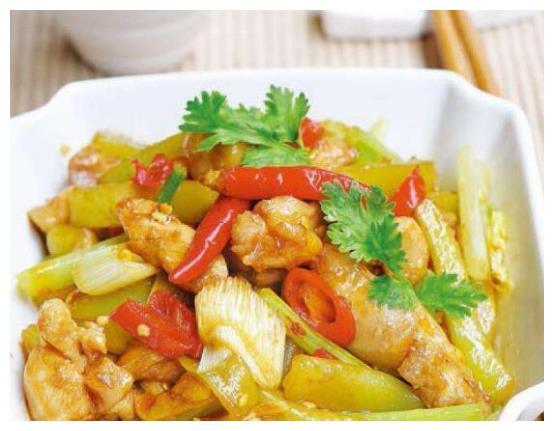 「洋葱」家里来客人不想去饭店，炒几道的家常菜，香飘四溢，好吃到没朋友