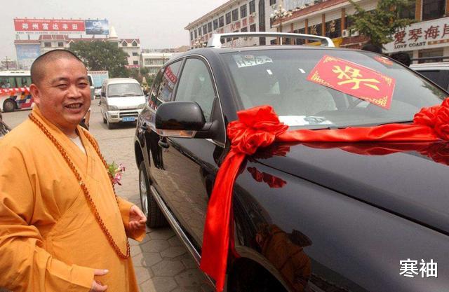 寒袖|网友质疑释永信月薪，少林寺每年过亿的香火钱都咋花的？