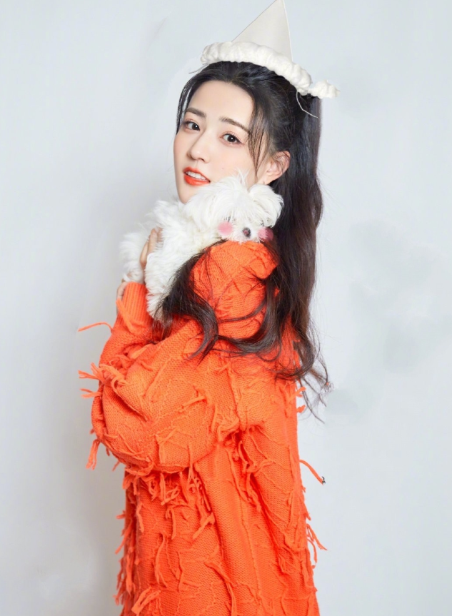 徐璐|她是富二代，连续4年参演春晚，18岁一角大火，今遭男友劈腿