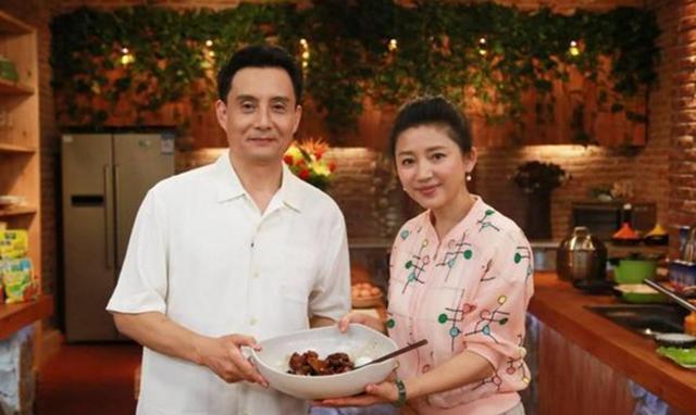 王伯昭|他演“白龙马”走红，被谢霆锋张卫健暴打入院，63岁街头卖卤肉为生