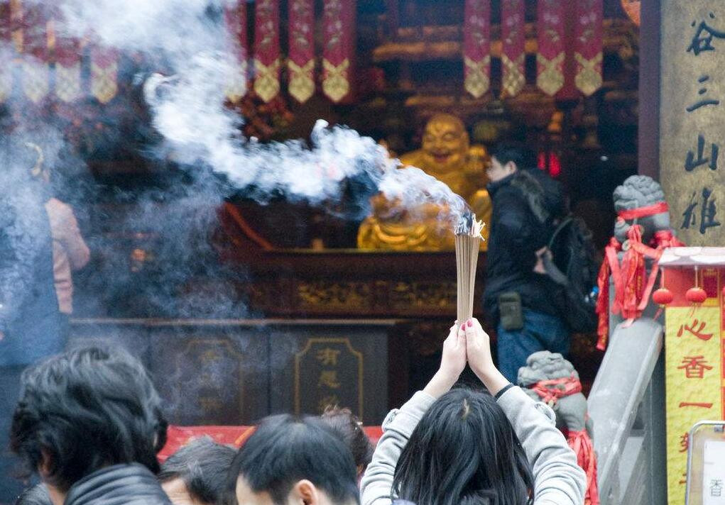 「生肖」6月尾，赚得到钱，3生肖前程光明，不是富贵就是掌权