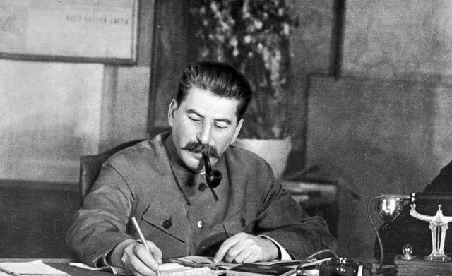 彭德怀|志愿军帮朝鲜赶走美国人，金日成却为何发脾气？两封电报让他无言